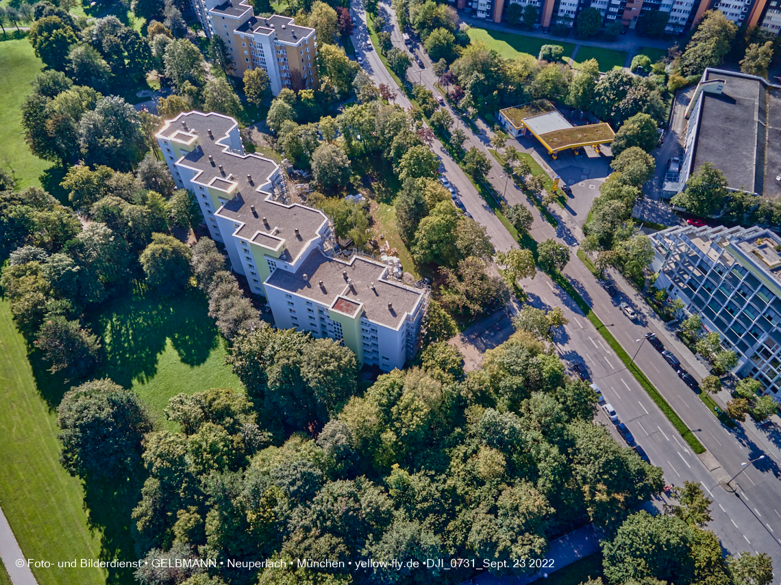 23.09.2022 - Karl-Marx-Ring 53-53c und Studentenwohnheim und Marx-Zentrum in Neuperlach